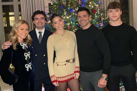 Kelly Ripa Shares Sweet Throwback Photo From Italian Holiday With Husband Mark Consuelos And