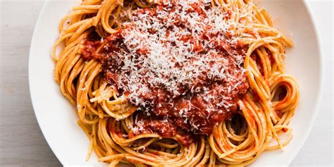 These spaghetti squash noodles make the perfect dinner entree or side dish. How To Make The Best Tomato Sauce - Easiest Tomato Sauce ...