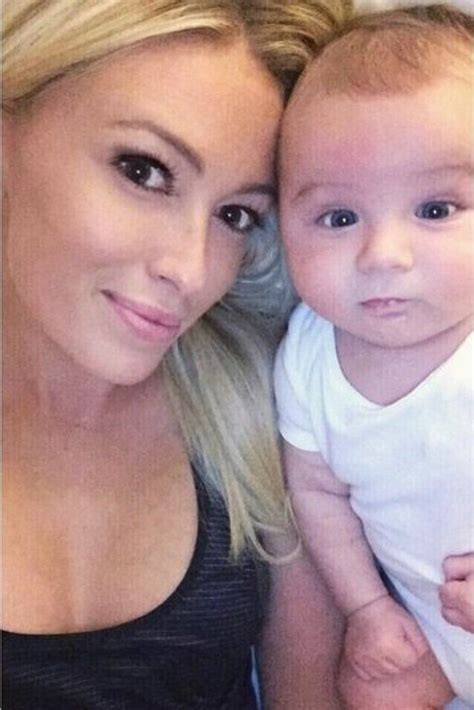 Paulina Gretzky Celebrates First Mothers Day With Adorable Selfie