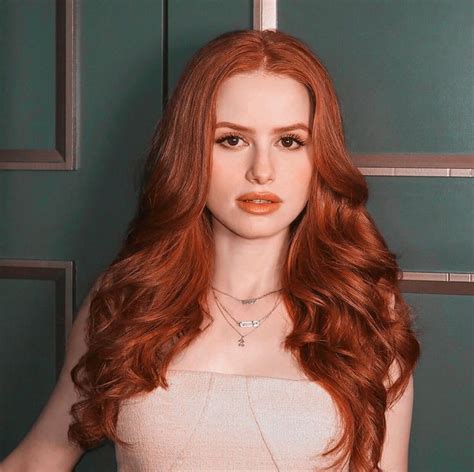 Pin Em Madelaine Petsch