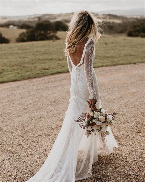 Menny Tó ágazat Boho Lace Wedding Dress With Sleeves Elrendezés