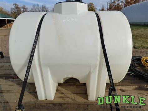 Dunkle Auction Services 400 Gallon Poly Water Tank