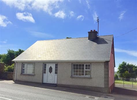 Convenient Village House Townhouses For Rent In Dunkineely County Donegal Ireland Airbnb