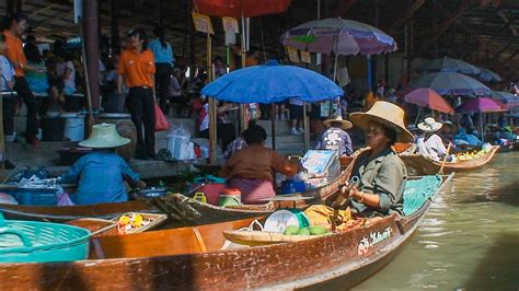 Experiencing A Floating Market In Thailand Renata Pereira Tv