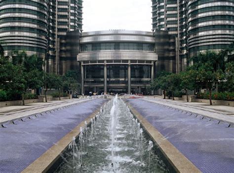 Petronas Office Towers Public Plaza And Fountain Archnet