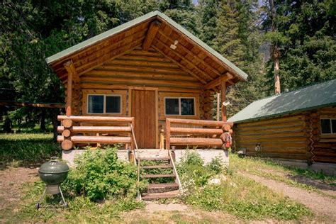 Whispering pines resort is nestled within the apache and sitgreaves national forests and recreational areas. Whispering Pines Cabins - Silver Gate Cabins