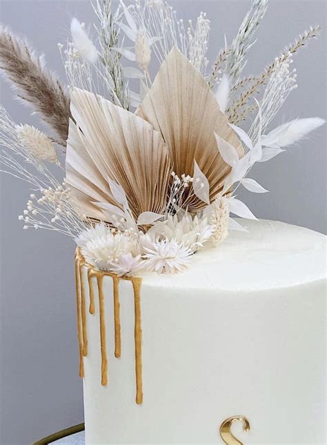 10 Cake Decorated With Flowers Ideas For Beautiful Cakes