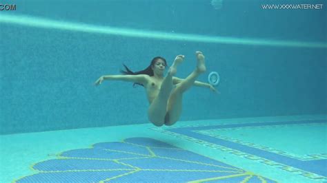Sazan Cheharda Sexy Naked Swimming TUBE