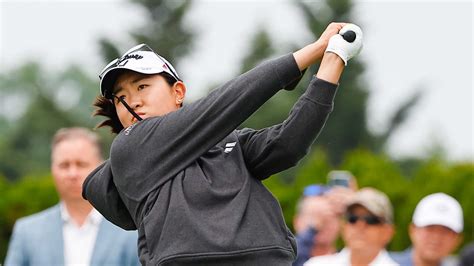 Rose Zhang Yeah In Her Professional Debut Shes Leading An Lpga Tournament