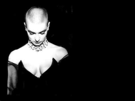 4 years ago4 years ago. Sinead O'connor - Nothing Compares 2 U - YouTube
