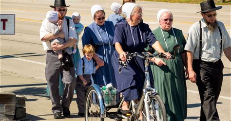 The Hidden Meaning Behind Amish Clothing Rules