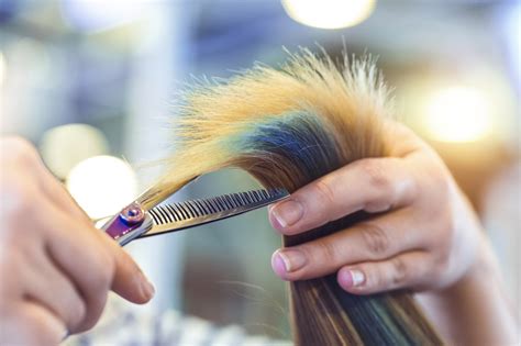 7 Different Ways To Thin Out Your Thick Hair Hairstylecamp