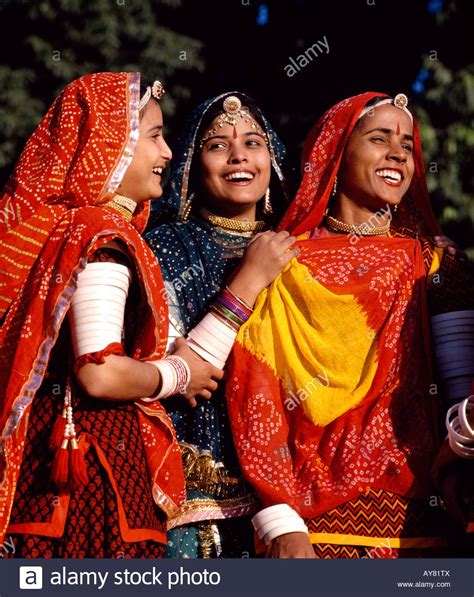 Women In Traditional Indian Dress Jaipur Rajasthan