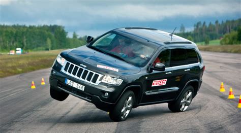 jeep grand cherokee moose test autonetmagz review mobil  motor