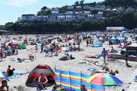 Pictures Show How Many People Were In Looe As Thousands Flocked To
