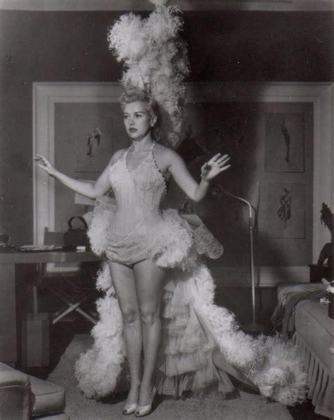 The Signs As Betty Grable Looks Betty Grable Old Hollywood Glam Actresses