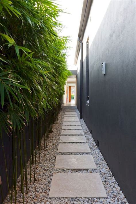 35 Exciting Side House Garden Ideas With Walkway Homemydesign