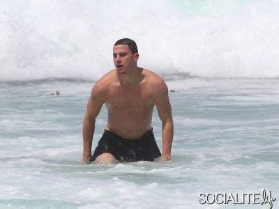 A Shirtless Channing Tatum Jonah Hill Enjoy A Swim At Bondi Beach Photos Socialite Life