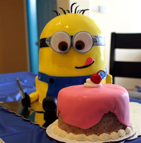 Minions make a fabulous theme for children's birthday parties for boys and girls and delight everyone from toddlers to grandparents another wonderful design from hot mama's cakes features three minions on top on a single tier circular cake decorated with minion goggles. minion cake | Minion cake, Cupcake cakes, Cakes for boys