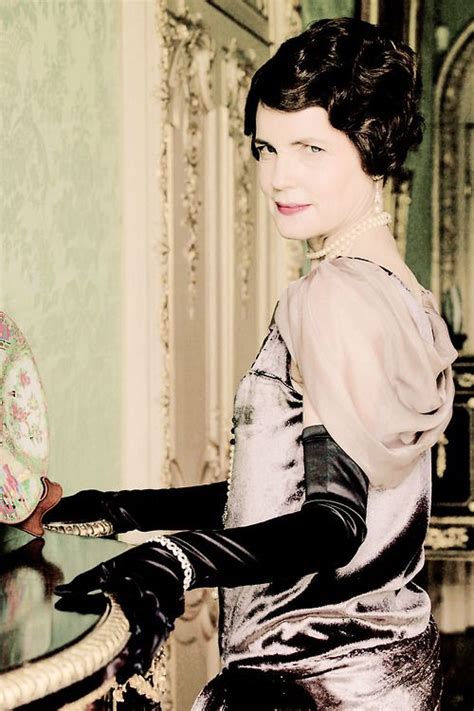 elizabeth mcgovern as cora crawley the countess of grantham in “downton abbey” 2014 elizabeth
