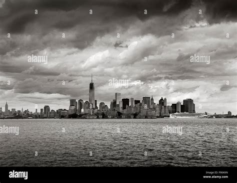 Ein World Trade Center Turm Stockfotos Und Bilder Kaufen Alamy
