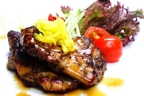 Black pepper sauce peppercorn recipe. Chicken Chop Glazed in Lemongrass & Black Pepper Sauce ...