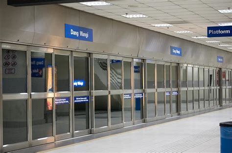 Southwest on jalan ampang and then a right turn onto jalan sultan a famous lrt stopover, klcc lrt station is set close to the most famous kuala lumpur attractions, the petronas twin towers which is mere steps. KJ12 Dang Wangi LRT Station - Kuala Lumpur