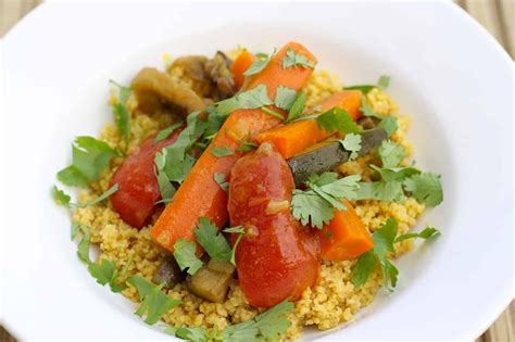 Lekkere couscous met gehakt en groente, heel simpel om te maken! Marokkaanse couscous met groenten | Groenten, Couscous ...