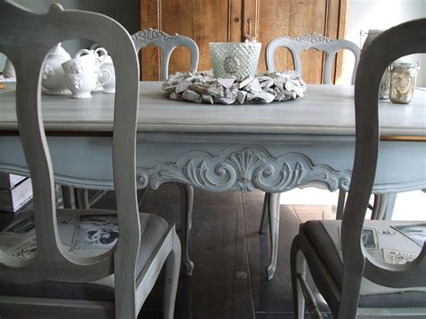 Before going on, please read my post on brown furniture. Queen Anne table & chairs painted by me with annie sloan ...