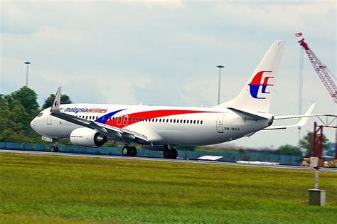 The 737ng featured improved fuel capacity, a. EVERiBODi LAFU ROJAKS: MAS new Boeing 737-800 with a ...