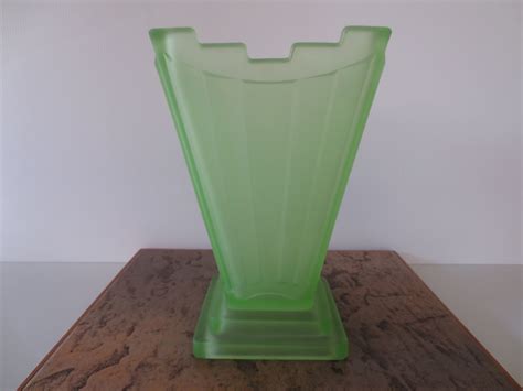 jobling art deco uranium glass vase collectors weekly