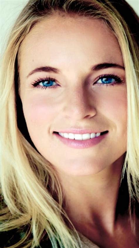 You were redirected here from the unofficial page: Lara Gut October 2015 | Skier girl, Sports women, Alpine skiing