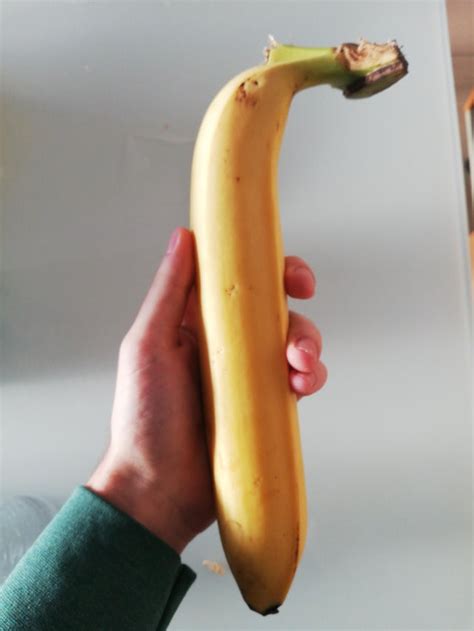 This Straight Banana Rmildlyinteresting