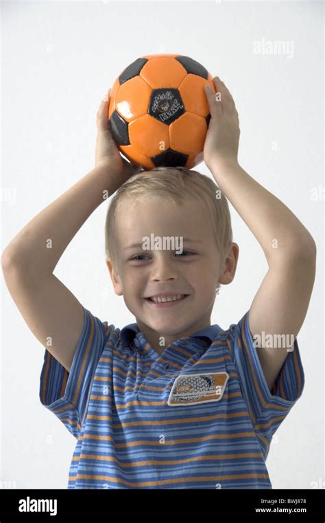 Soccer Football Head Hi Res Stock Photography And Images Alamy