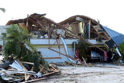 Two Dead Several Injured After Tornadoes In Florida The Columbian