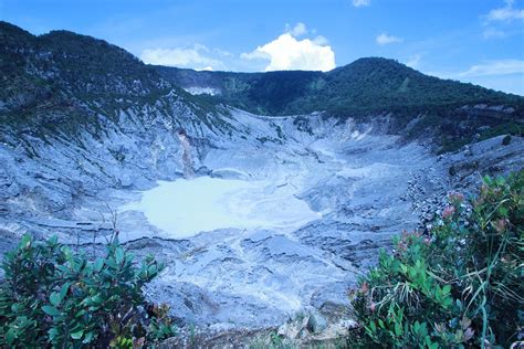 Tangkuban Perahu Lembang Updated 2022 All You Need To Know Before You Go With Photos
