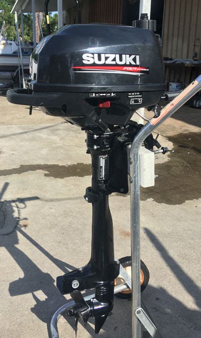 Suzuki's 2.5hp model df2.5s2 outboard motor is a perfect choice for square stern canoes, small tenders and model : Suzuki 2.5 hp 4 Stroke Outboard Motor For Sale