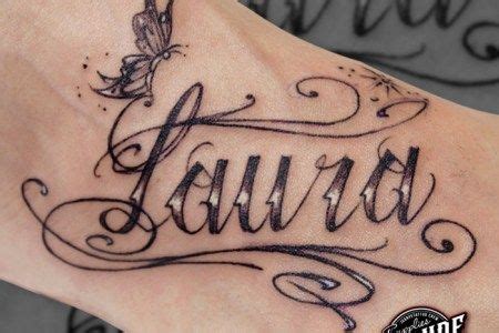 Tatuajes letras y fuentes símbolos y emojis. Tatuaje Letras Goticas Nombres - Laura | Tatuajes de nombres, Tatuajes, Diseños para tatuajes