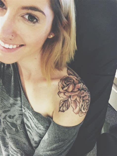 Rose Shoulder Tattoo Front Shoulder Tattoos Rose