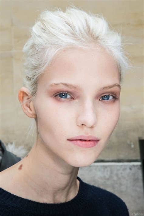 Some blondes flirt dangerously close to dynamic brunette; White blonde can look very striking on pale skin | Beau ...