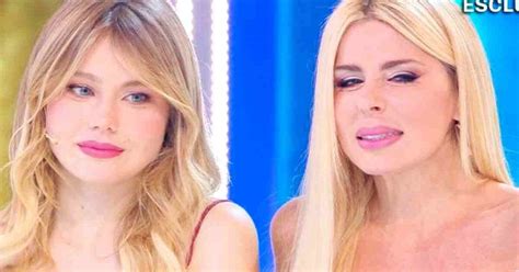Loredana lecciso in alcune foto passate è apparsa ingrassata e con il viso gonfio, costa stranissima se pensiamo al fatto che l'ex compagna di albano ha sempre tenuto alla sua forma fisica. Loredana Lecciso difende sua figlia, Jasmine Carrisi, sui ...