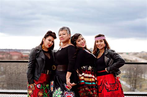 I Am Anishinaabe Ojibwe Women Seek New Horizons While Honoring Tradition Native Max