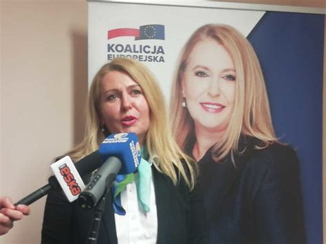 25 kwietnia podczas konferencji prasowej posłowie konfederacji ogłosili, że nowym przewodniczącym zostanie marek jakubiak, zastępując jacka wilka. Artur Ligęska Żona | Wiek i Majątek