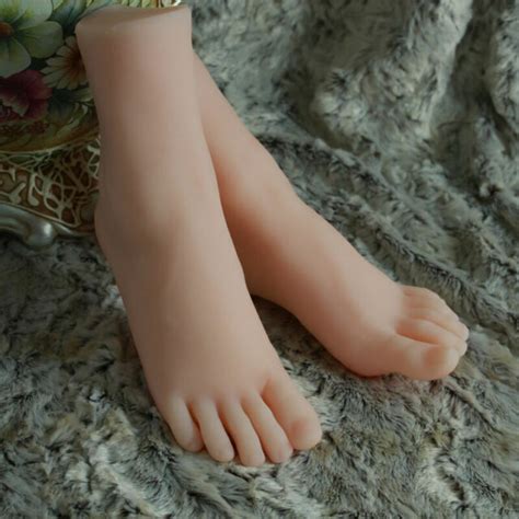 One Pair Realistic Silicone Feet Model Female Foot Mannequin