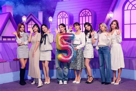 watch the replay of twice s with 5th anniversary special twice portal