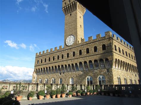 Construction on the solid fortress began in 1299 above the ruins of the. Espiando Pelo Mundo - meu olhar sobre o mundo: O Palazzo ...