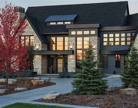 Extraordinary Transitional Home Boasts Timeless Appeal In South Dakota