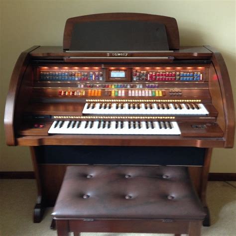 Beautiful Lowrey Organ For Sale Model Se30 Organs Beautiful Model