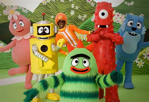 7 times yo gabba gabba got way too real for people who bottomed out on hard drugs in the late