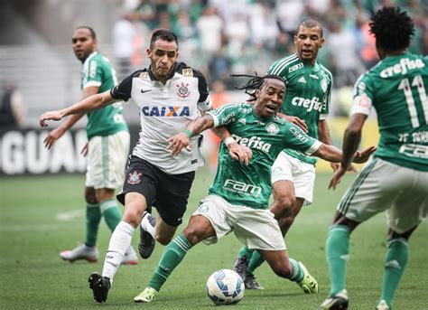 Onde assistir, escalação, horário e as últimas notícias. Palmeiras e Corinthians fazem clássico eletrizante e ...